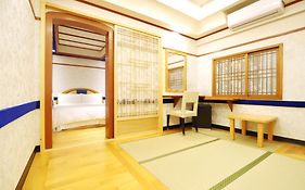 Phoenix Pavilion Hot Spring Hotel